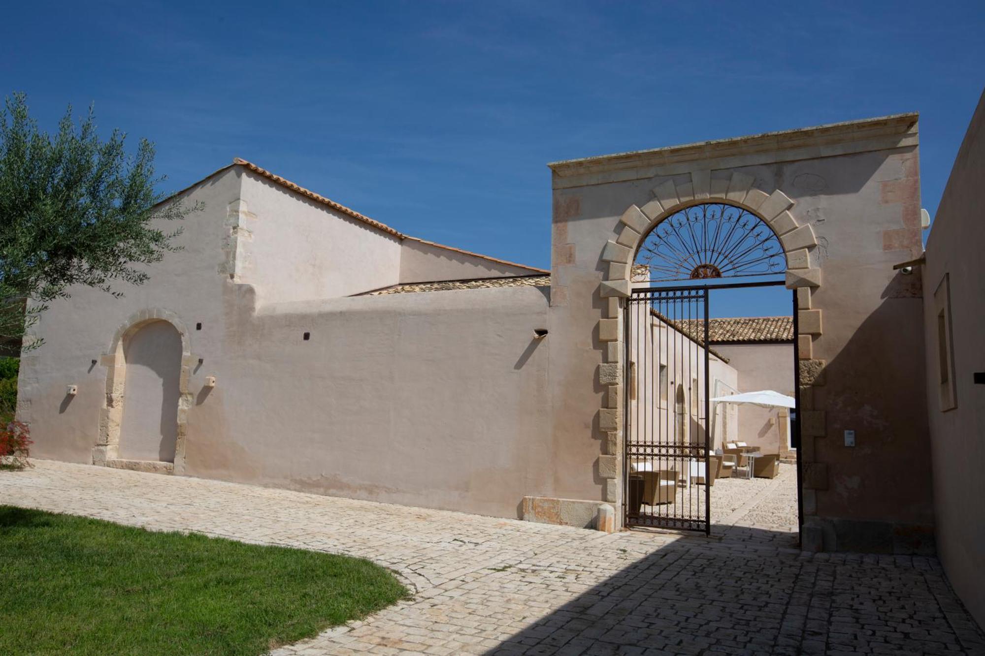 Ballium Luxury Relais Avola Εξωτερικό φωτογραφία