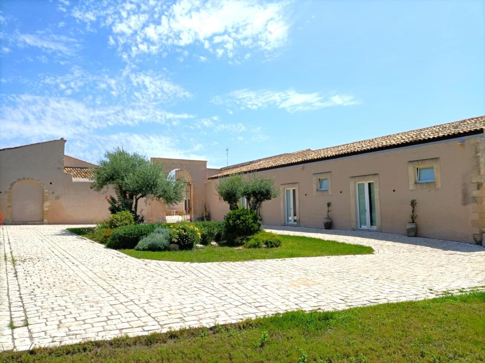Ballium Luxury Relais Avola Εξωτερικό φωτογραφία
