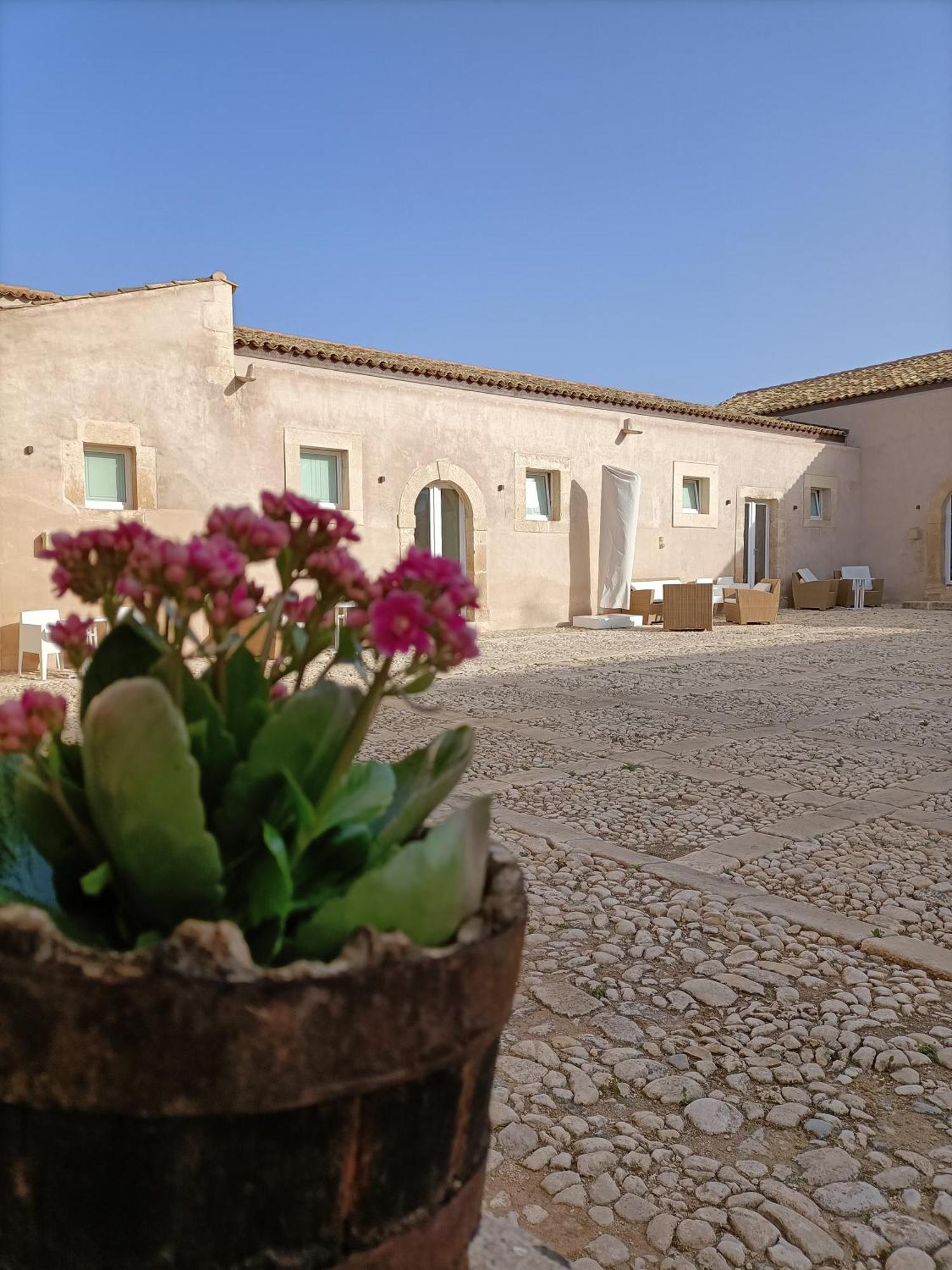 Ballium Luxury Relais Avola Εξωτερικό φωτογραφία